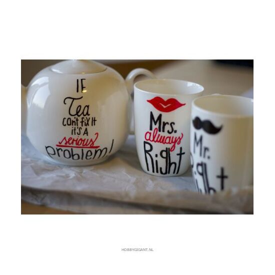 decoreer theemokken met porseleinmarkers van edding decoreer theemokken met porseleinmarkers van edding